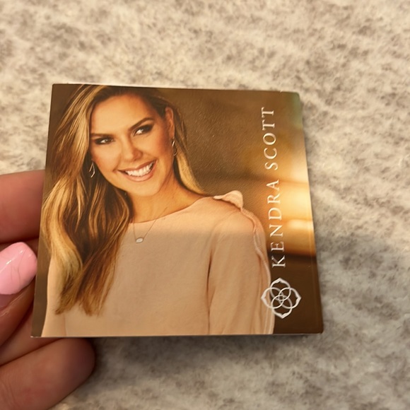 KENDRA SCOTT rose gold pendant necklace - Picture 5 of 7